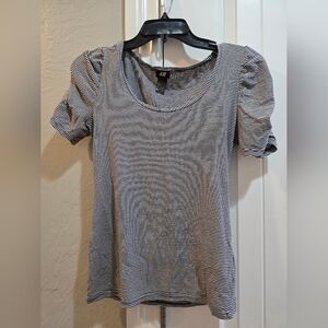 H&M Women Stripped Shirt Small Guc